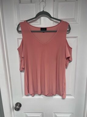 AUW Cold-Shoulder V-Neck Tank Top in Dusty Rose Size L